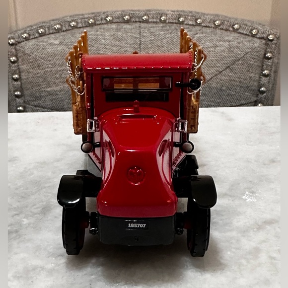 Texaco 1918 Mack AC Bulldog Flatbed Truck Collectable Die Cast w/ Original Box - Picture 4 of 16